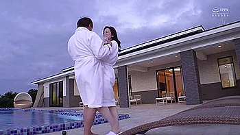 Tヒュー4周年記念卑猥な素顔 欲望まみれの不倫島 木下凛々子を丸裸にする1泊2日のハメまくり中出し旅行