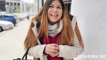 chica de El Salvador es convencida en la calle para hacer sexo