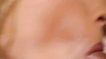 An awesome blonde babe Sylvie Taylor gives a good blowjob