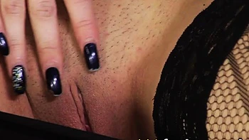 Sultry Slut Experiences Explosive Orgasm, Drenched in