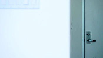 Petite small tit babe with perfect pussy masturbates