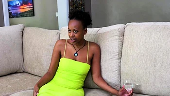 Big Tits Black Amateur Gets Her Pussy Stretched