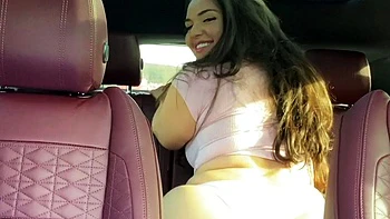 amateur raintree03 flashing ass on live webcam