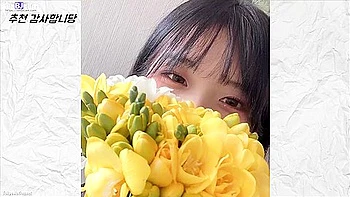 Erotic live chat with cute beautiful girl