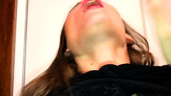 Amateur Blowjob Fun with Hot Body Brunette Babes