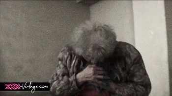 Piercing tongue xxx with thrilled Mia Vendome from XXX-Vintage