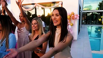 Jadilica - The Wedding Crasher: Uninvited, Unstoppable