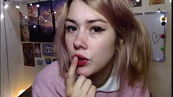 Juicy cherry blonde teens solo action