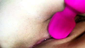 Amateur Close Up Squirting Masturbation