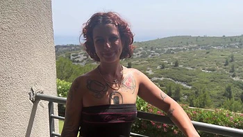 Alyson, a very vicious Italian guide - Jacquie et Michel TV