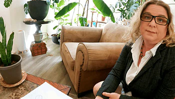 Stepmom Helps You Study