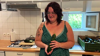 Explosive reunion with Laeticia, 23 years old! - Jacquie et Michel TV