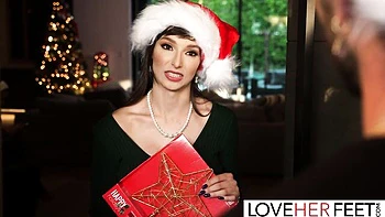 Nice-looking Lexi Luna and Lucas Frost's loveherfeet action