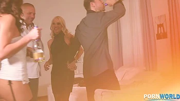 New Years Eve Group Fuck: 5 Gangbang Lovers Love To Party