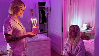 Blondes Greta Foss & Vera Jarw Shares Mr. Texas's Thick Cock