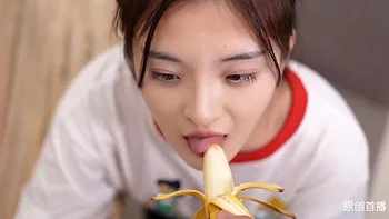 Chinese babe: Blowjob, Doggy  Amateur Porn