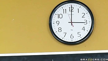 Classroom smut with fairly Heather Summers from Brazzers Exxtra