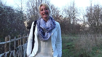 Things are heating up between the rookie and Romy Indy! - Jacquie et Michel TV