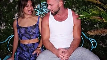 Sara Latina se traga la polla y acaba en su cara