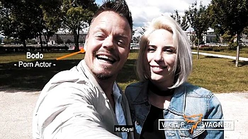 Flashy Amy Douxxx and Petite Blonde's deutsch trailer