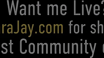 Sara's bubble butt action