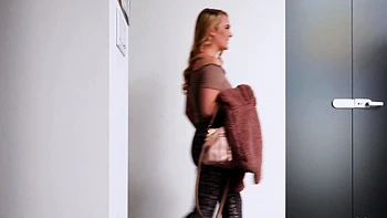 Tattooed amateur Milf home blowjob with cumshot