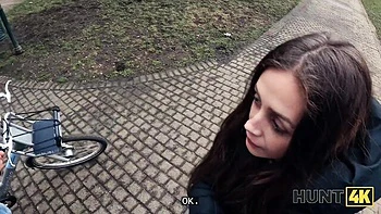 Easy-on-the-eyes Stanley Johnson and Lola Desire at hot girl dirt