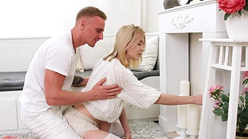 Blonde Polly White veut du sexe hardcore