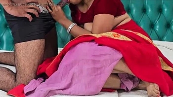 Desi Bhabhi Hot Hindi Voice Fucking Big Dick in Hotel - Hairy Indian Aunty HD