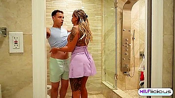 Stephanie And Johnnys Bath Action - Johnny Love And Stephanie Love