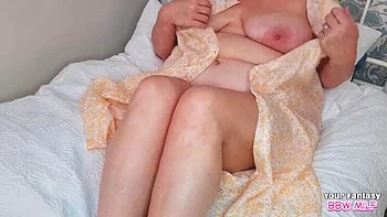 Hairy Pussy Bedtime Fun - Amateur BBW MILF Wife Cheats Homemade