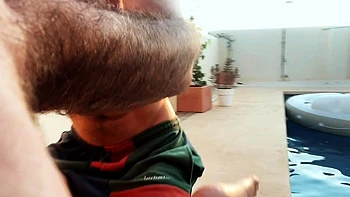 Blonde salope suce et se fait facialiser après baise hardcore