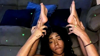 Sweet and sexy babe fuck good pussy masturbating