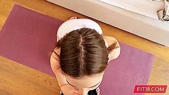 P-o-v Casting Russian Teen 18+ In Yoga Pants With Simona Purr