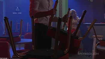 Блондинка-латиноамериканка порнозвезда трахнута ночью 2