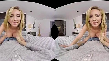 Loira chupa pau e monta cowgirl em VR