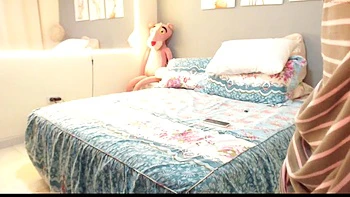 Latina mit fettem Arsch wird doggy gefickt