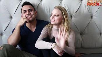 Rubia monta a lo perrito en casting de follar