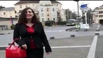 Lesbianas francesas lamen coño y follan a cuatro