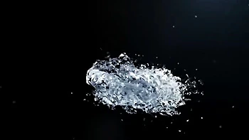 Tiffany Love léchant chatte et buvant pissou en gros plan