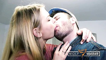 Lucy Heart wird hart im POV anal gefickt und geblasen