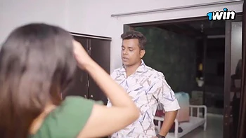 Brunete indiana sacode sua bunda grande