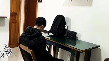 Der Freund meines Freundes kam vorbei und fickte mich hart