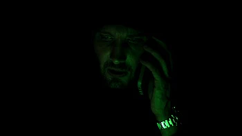 Geile blonde Teen-Agentin leckt und fickt hart