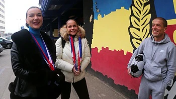 Animadora Jennifer Mendez follada por dos pollas en un trío salvaje