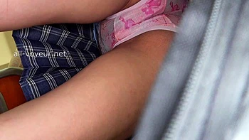 Asiatisches Schulmädchen Up-Skirt POV Voyeur