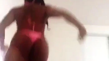 Brünette Latina Babe heiß auf Ficken