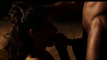 Erika Lust beim wilden Gruppensex im Auto draußen