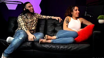 Kira Perez liebt Pole Dance und versautes Gerede