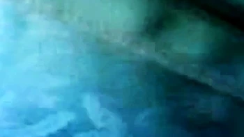 Chica malaya follada afuera con traje baju kurung